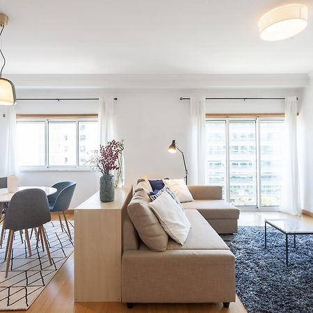 Central Orient Residence - Modern, Spacious And Sunny! By The River! Лиссабон Экстерьер фото